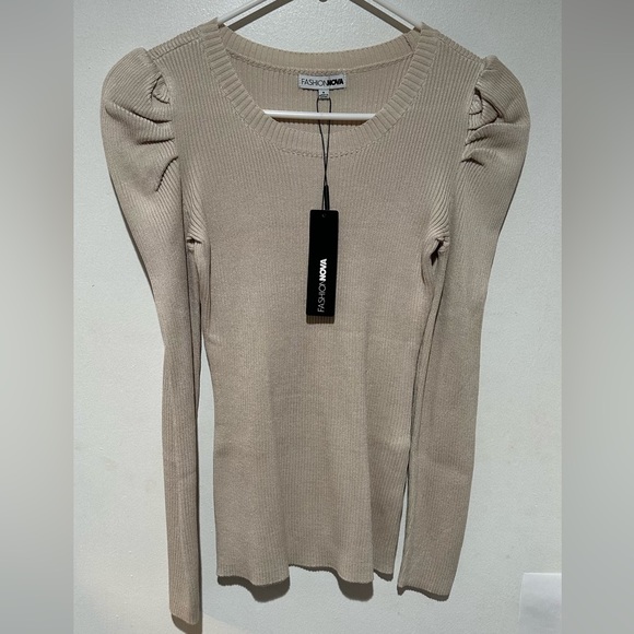FASHION NOVA BEIGE SWEATER SIZE SMALL. NWT!! #22 - Picture 1 of 3